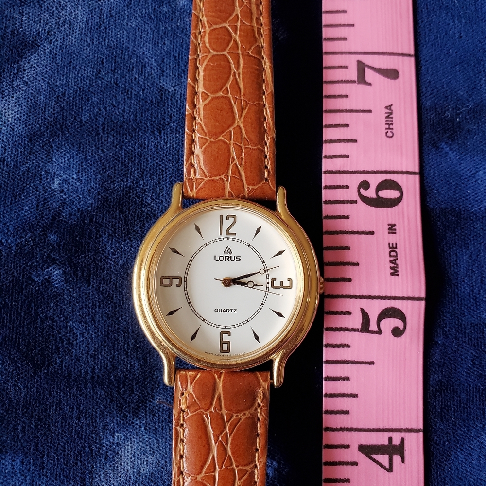 Lorus quartz watch on nice band.